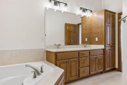 1776 Stieger Lake Lane, 409, Victoria, MN 55386