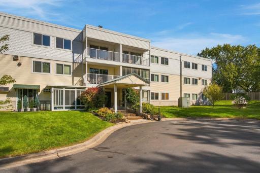 132 Demont Avenue E, 238, Little Canada, MN 55117