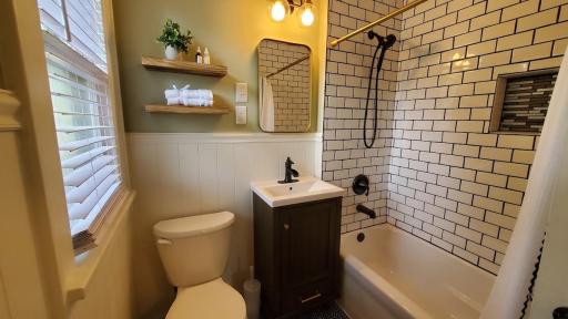 2128 Bush Avenue E, Saint Paul, MN 55119