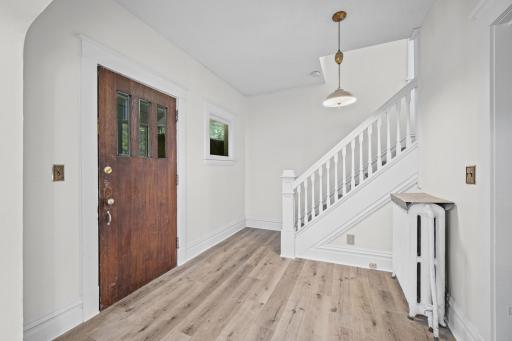 1227 Thomas Avenue, Saint Paul, MN 55104