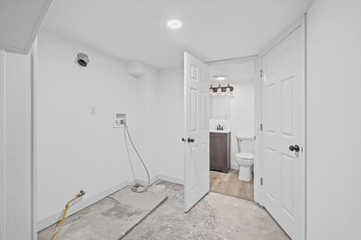 1227 Thomas Avenue, Saint Paul, MN 55104
