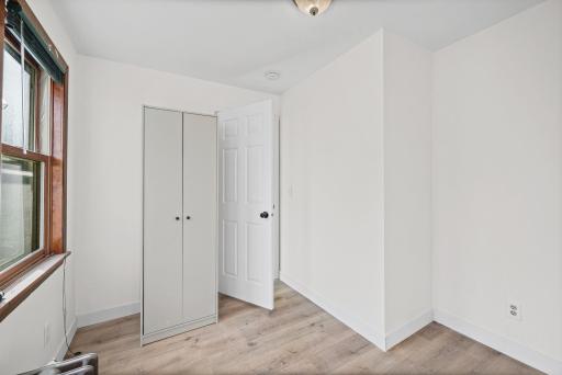 1227 Thomas Avenue, Saint Paul, MN 55104