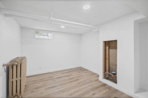1227 Thomas Avenue, Saint Paul, MN 55104