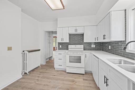 1227 Thomas Avenue, Saint Paul, MN 55104