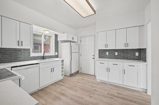 1227 Thomas Avenue, Saint Paul, MN 55104