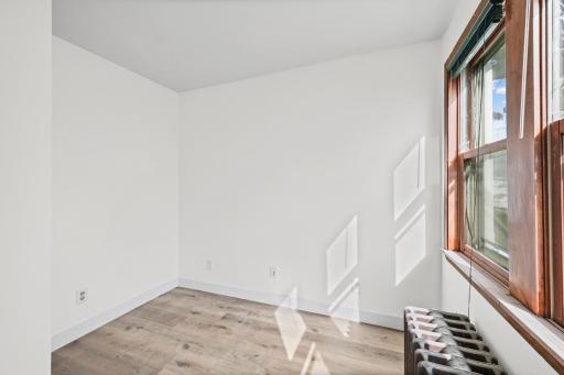 1227 Thomas Avenue, Saint Paul, MN 55104