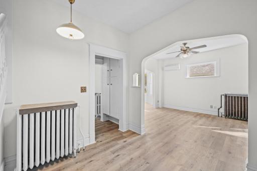 1227 Thomas Avenue, Saint Paul, MN 55104