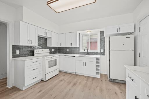 1227 Thomas Avenue, Saint Paul, MN 55104