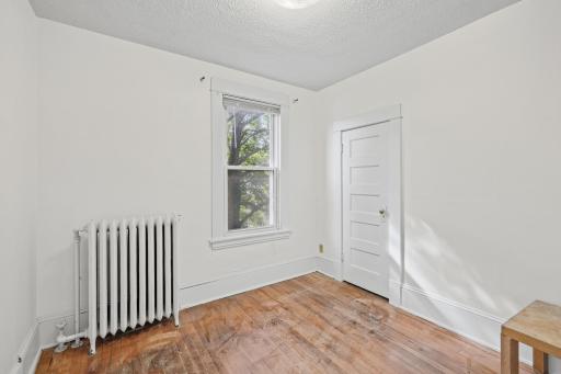 1227 Thomas Avenue, Saint Paul, MN 55104