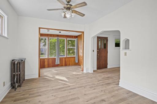 1227 Thomas Avenue, Saint Paul, MN 55104