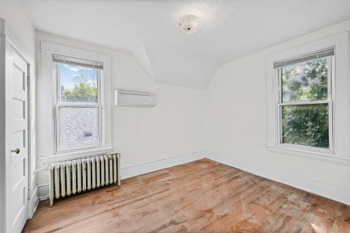 1227 Thomas Avenue, Saint Paul, MN 55104