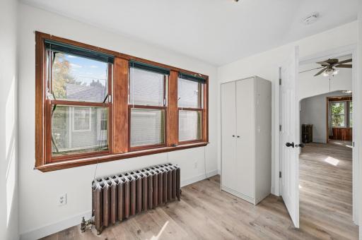 1227 Thomas Avenue, Saint Paul, MN 55104