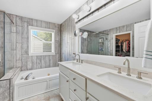 3291 N View Lane, Woodbury, MN 55125