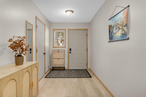 657 Kingfisher Lane, C, Woodbury, MN 55125