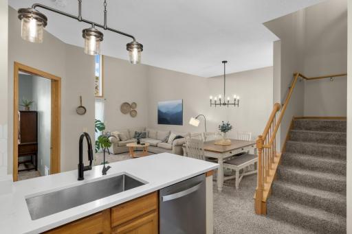 657 Kingfisher Lane, C, Woodbury, MN 55125