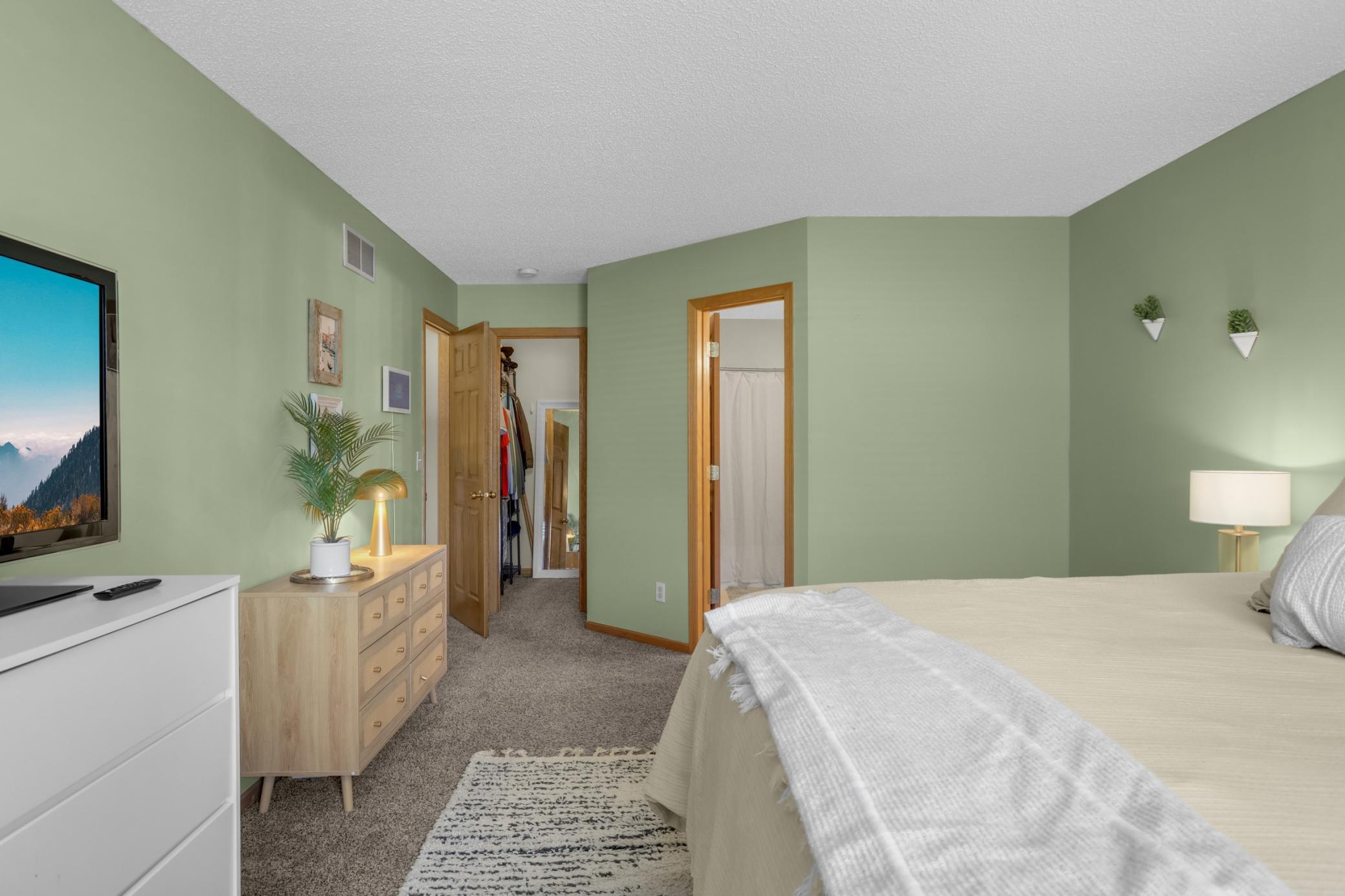 Primary features a walk-in closet, full bath...