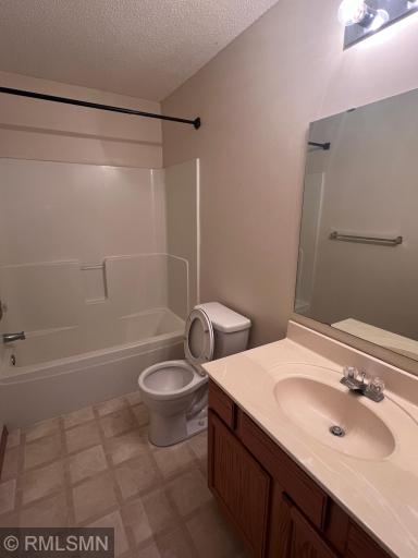 15715 Fox Circle, Apple Valley, MN 55124