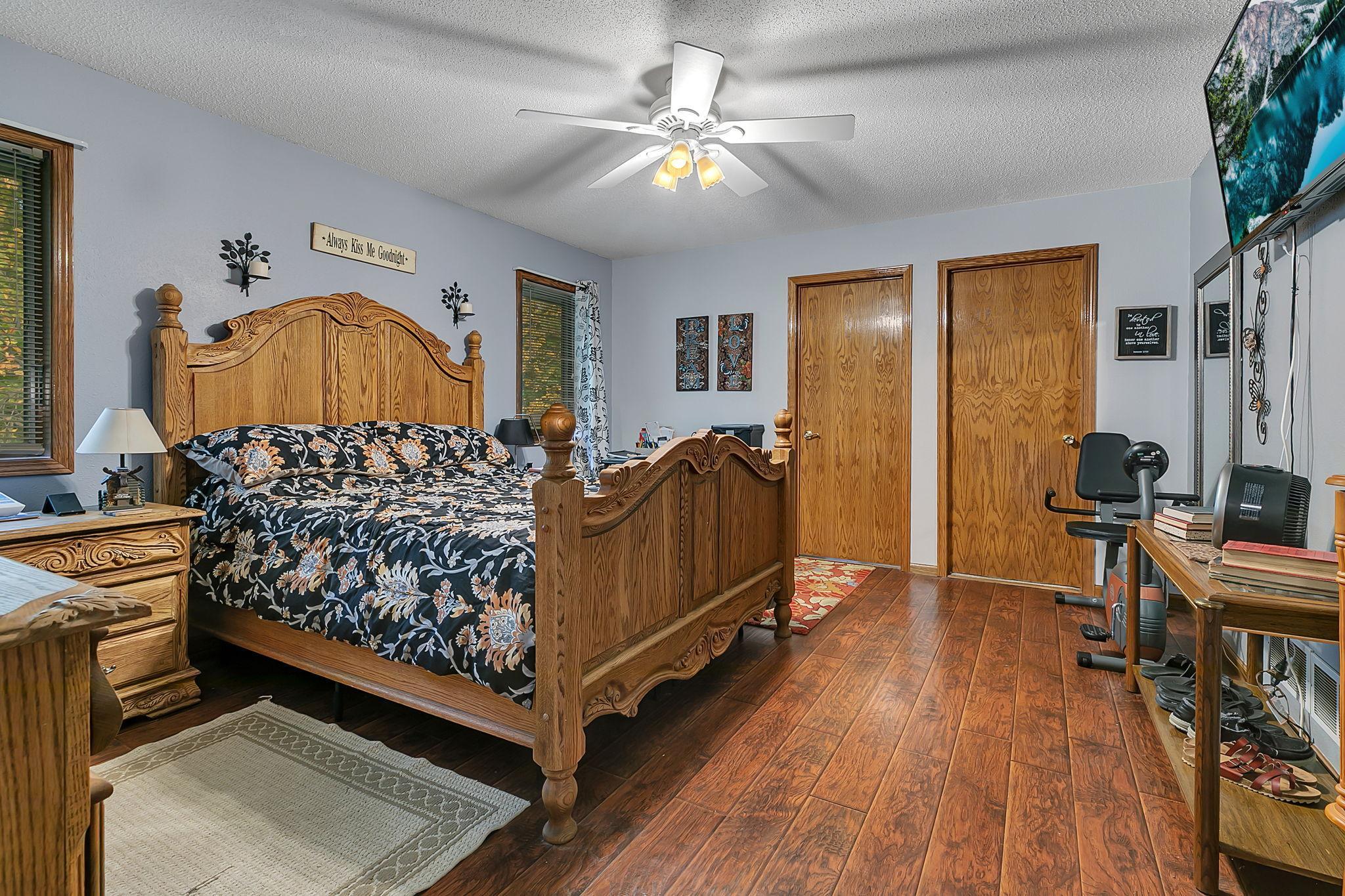 Private Primary Bedroom Suite - upper level