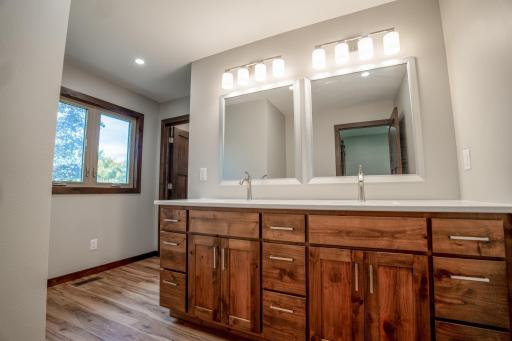 21000 Highway 9 NE, New London, MN 56273