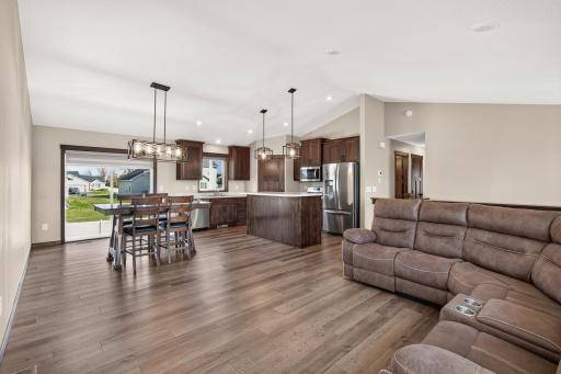 386 Neisen Avenue W, Delano, MN 55328