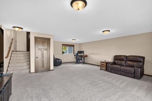 386 Neisen Avenue W, Delano, MN 55328