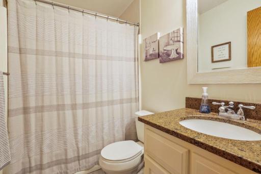 17500 82nd Ave N - MLS Sized - 024 - 24 Bathroom.jpg