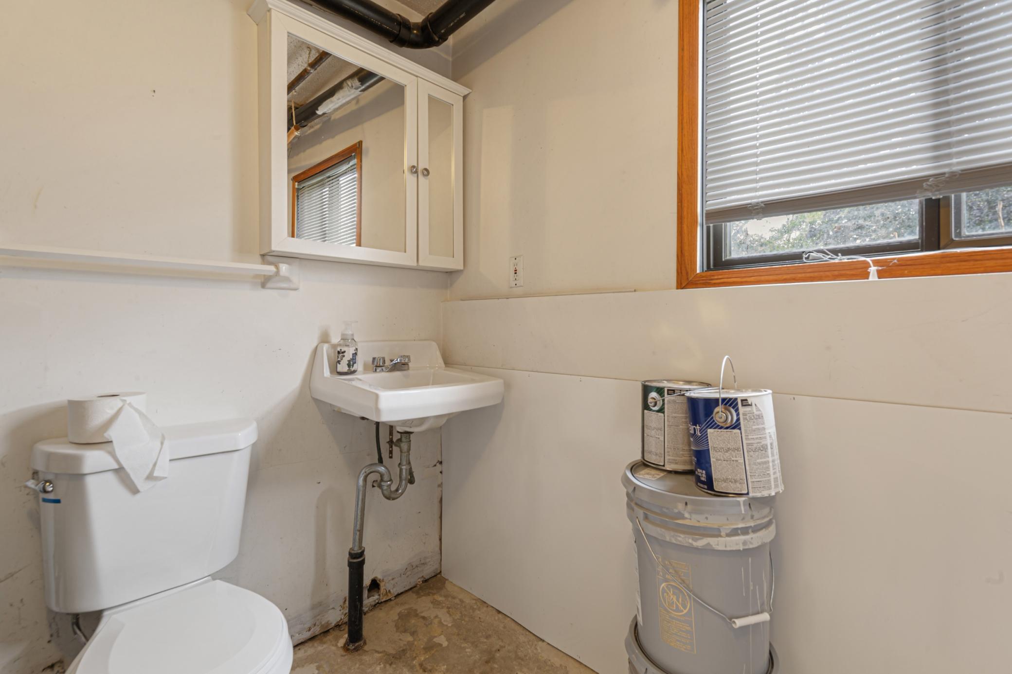 35 bathroom_lower.jpg