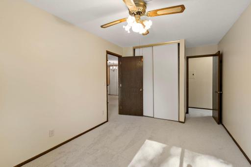 135 Viking Drive E, 117, Little Canada, MN 55117