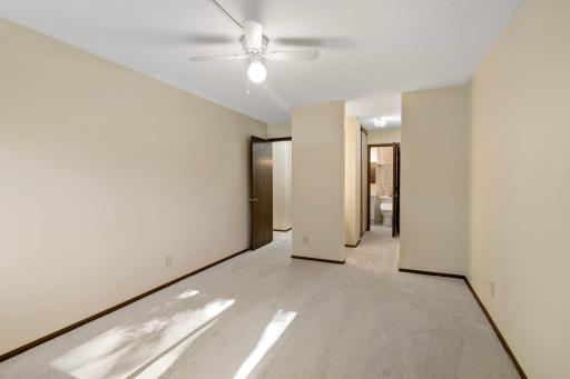 135 Viking Drive E, 117, Little Canada, MN 55117