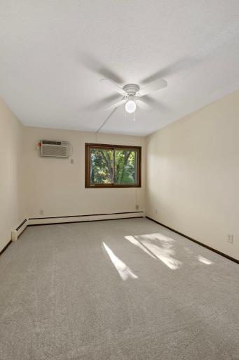 135 Viking Drive E, 117, Little Canada, MN 55117