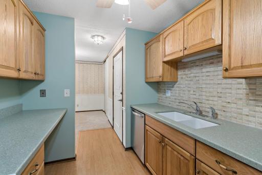 135 Viking Drive E, 117, Little Canada, MN 55117