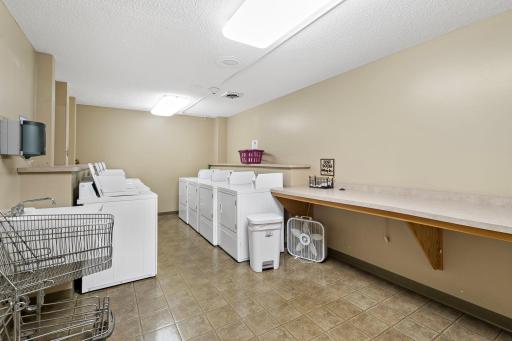 135 Viking Drive E, 117, Little Canada, MN 55117