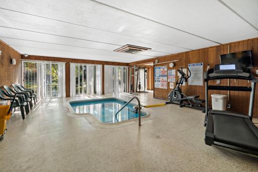 135 Viking Drive E, 117, Little Canada, MN 55117