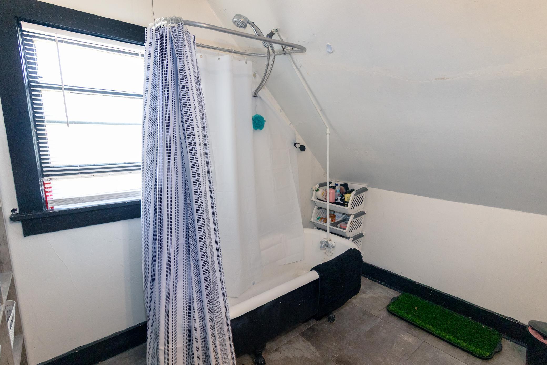 825Clark-BATH-1-1.JPEG