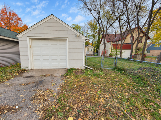 1041 17th Avenue S, Saint Cloud, MN 56301