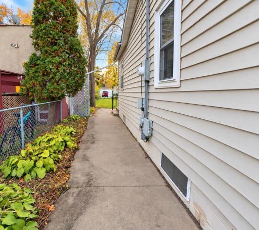 1041 17th Avenue S, Saint Cloud, MN 56301
