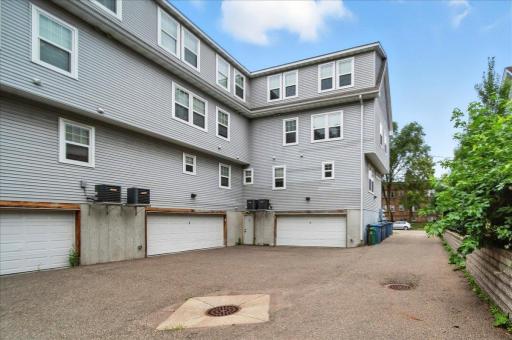 600 W 32nd Street, 4, Minneapolis, MN 55408