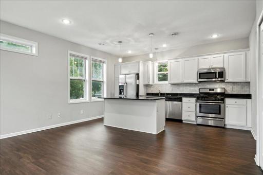 Breakfast Bar and Stainless Steel Applicances