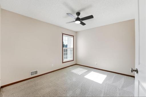 5132 Farnham Drive N, Hugo, MN 55038
