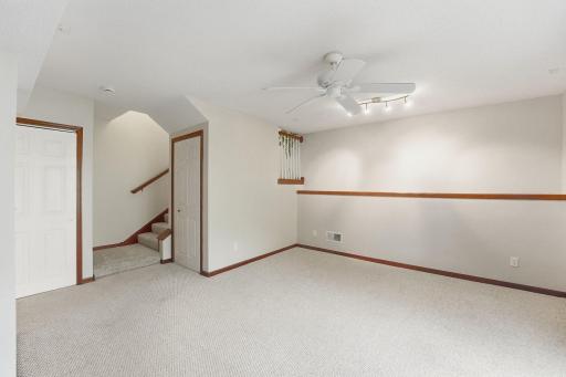 5132 Farnham Drive N, Hugo, MN 55038