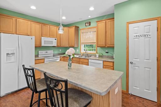629 Sutherland Drive, Woodbury, MN 55129