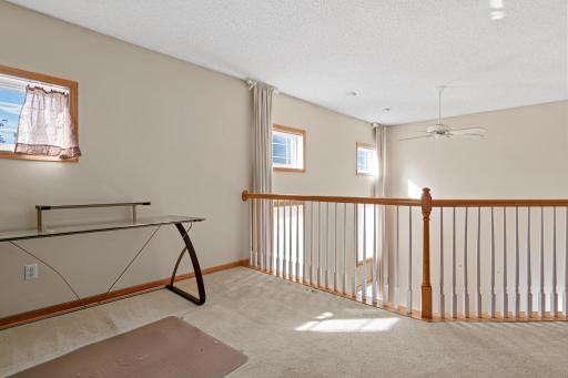 629 Sutherland Drive, Woodbury, MN 55129