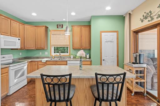 629 Sutherland Drive, Woodbury, MN 55129
