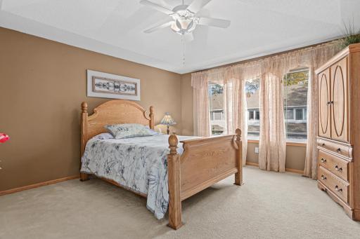 629 Sutherland Drive, Woodbury, MN 55129