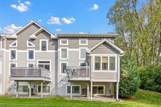 629 Sutherland Drive, Woodbury, MN 55129