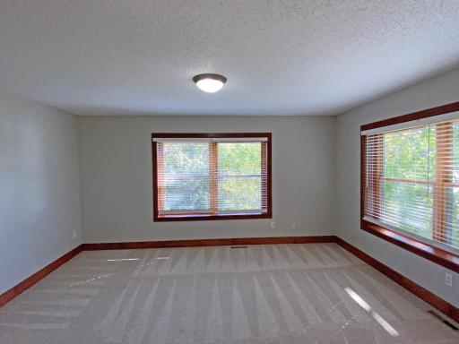 11405 W Laketowne Drive, Albertville, MN 55301