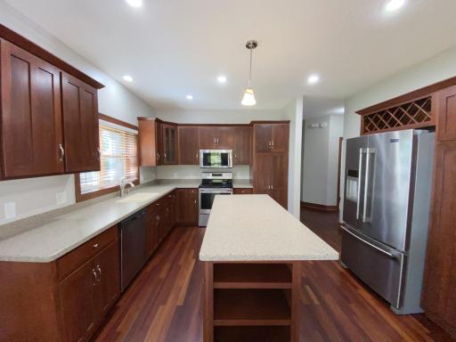 11405 W Laketowne Drive, Albertville, MN 55301