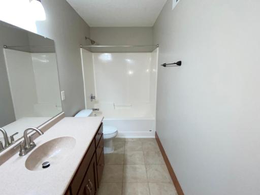11405 W Laketowne Drive, Albertville, MN 55301