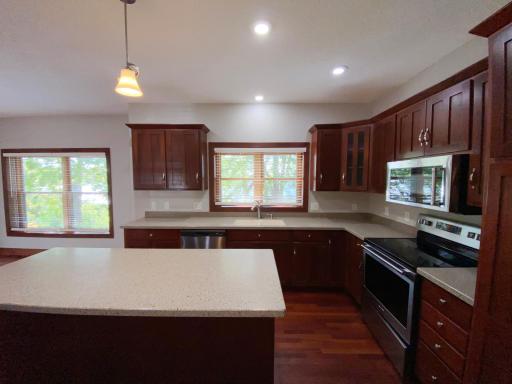11405 W Laketowne Drive, Albertville, MN 55301
