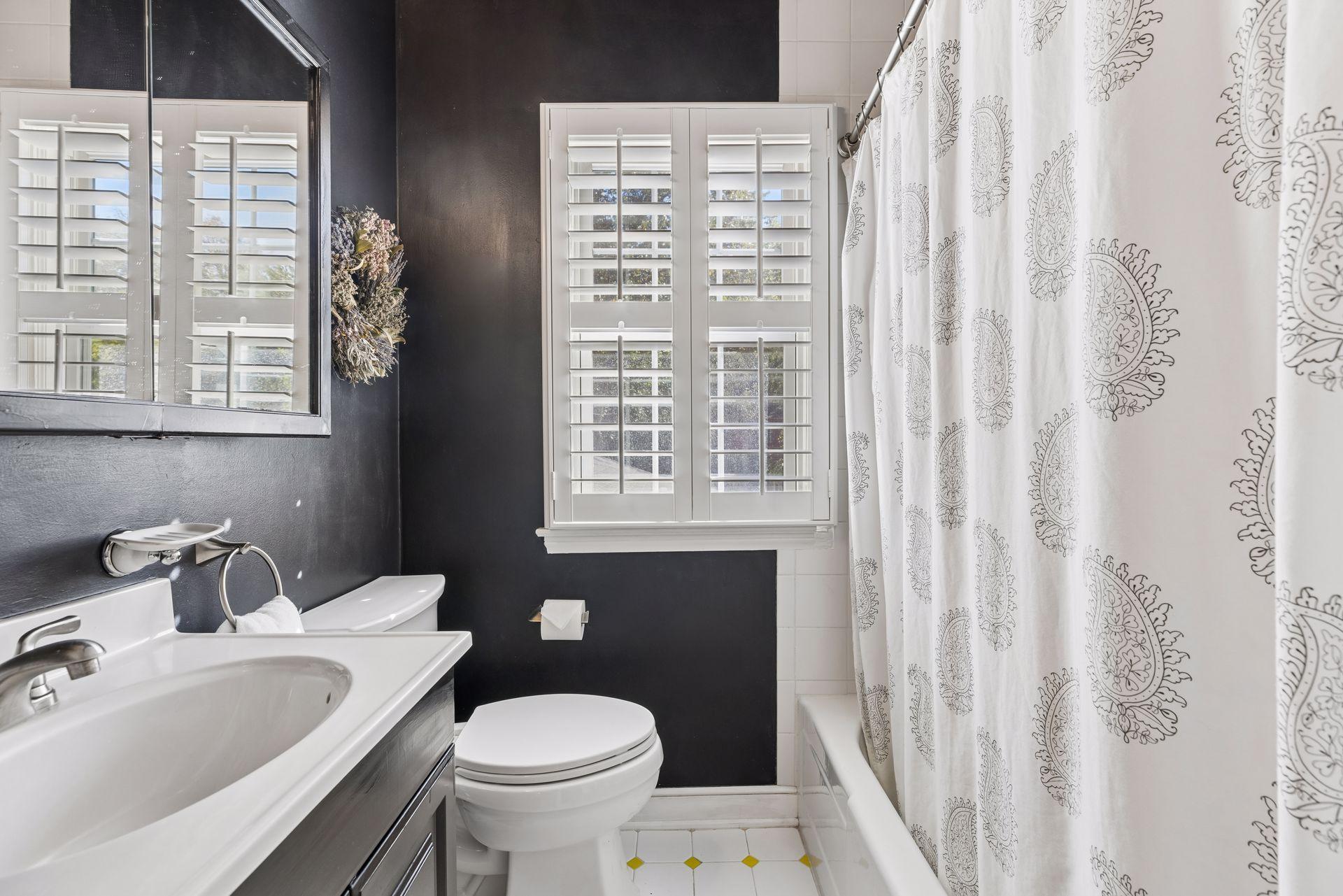 Upper-Level Full Guest Bathroom